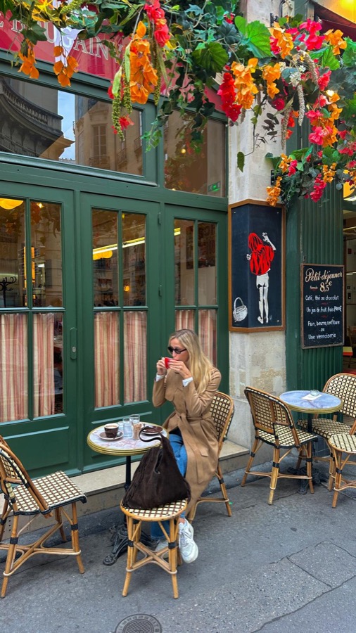 A morning coffee, somewhere in the 6th.
